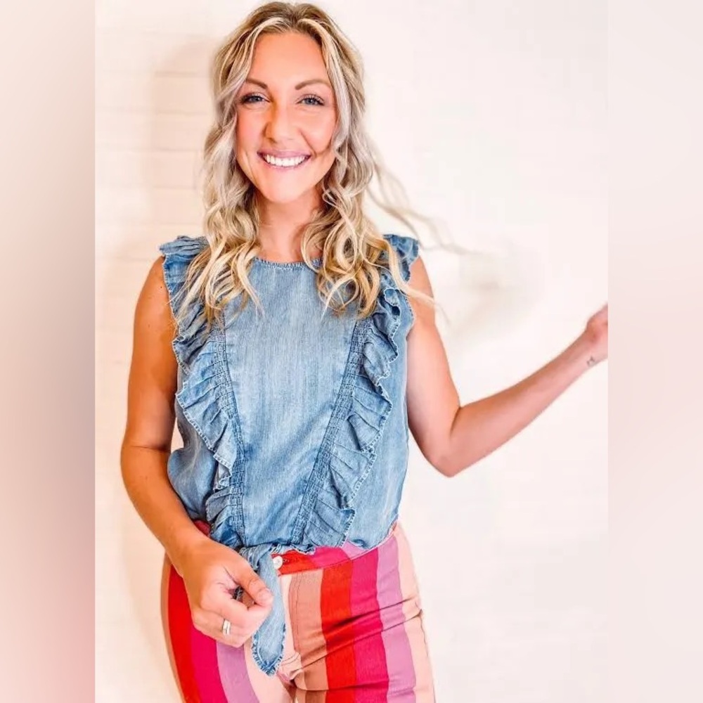 NWT Tribal Jeans/Ruffle sleeveless denim blouse💙